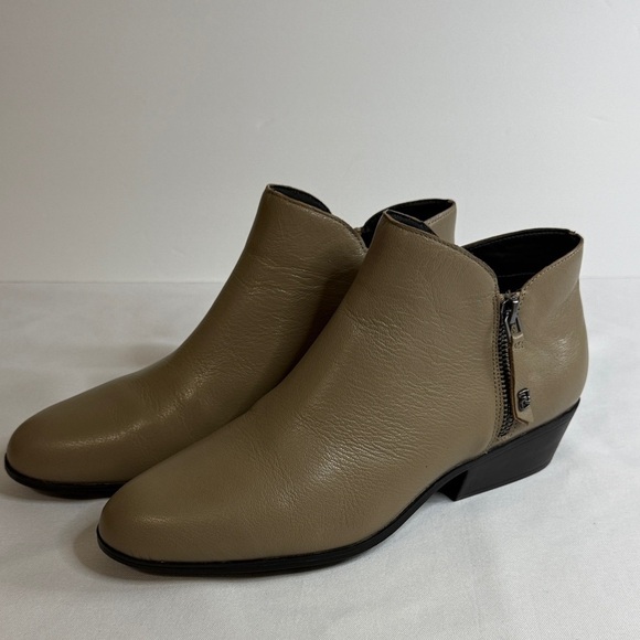 AEROSOLES Shoes - AEROSOLES Taupe Ankle Booties